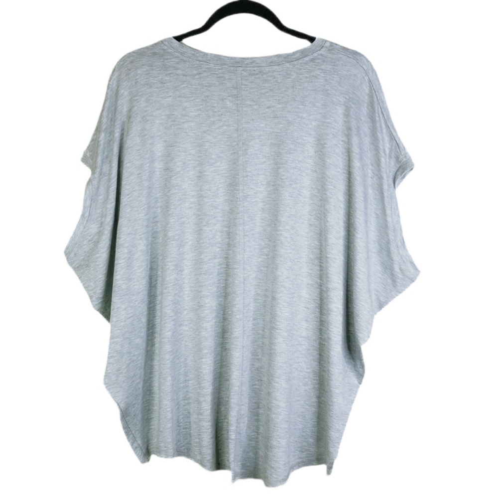Karen Kane Dolman Sleeve Top Graphic V-Neck Design Relaxed Fit Gray Small - Picture 4 of 7